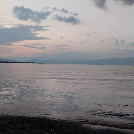 παράθυρο με θέα στο φαράγγι.